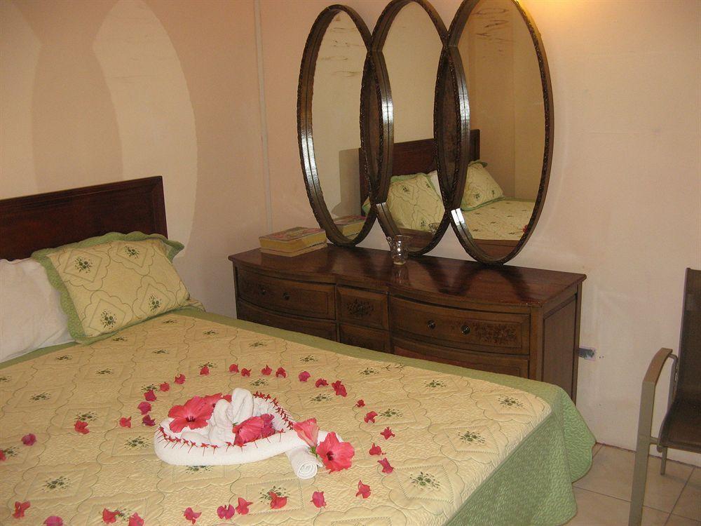Executive Shaw Park Guest House Ocho Rios Exterior foto