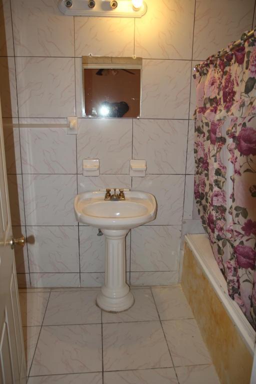 Executive Shaw Park Guest House Ocho Rios Quarto foto
