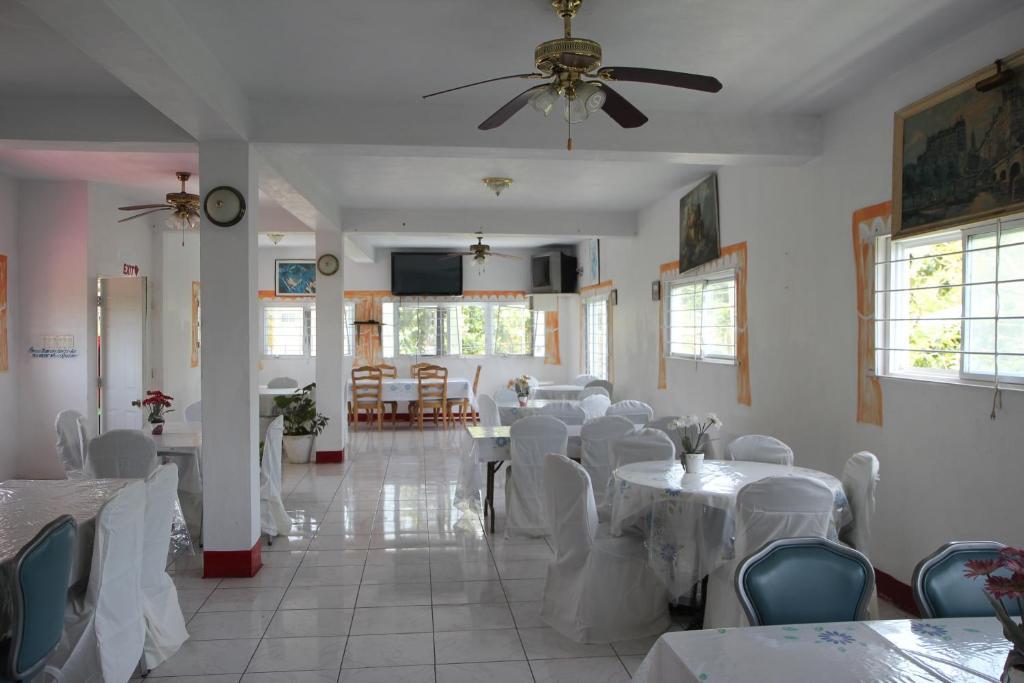 Executive Shaw Park Guest House Ocho Rios Exterior foto