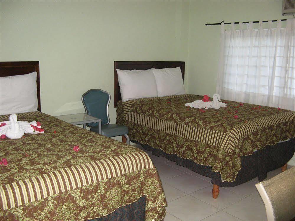 Executive Shaw Park Guest House Ocho Rios Exterior foto