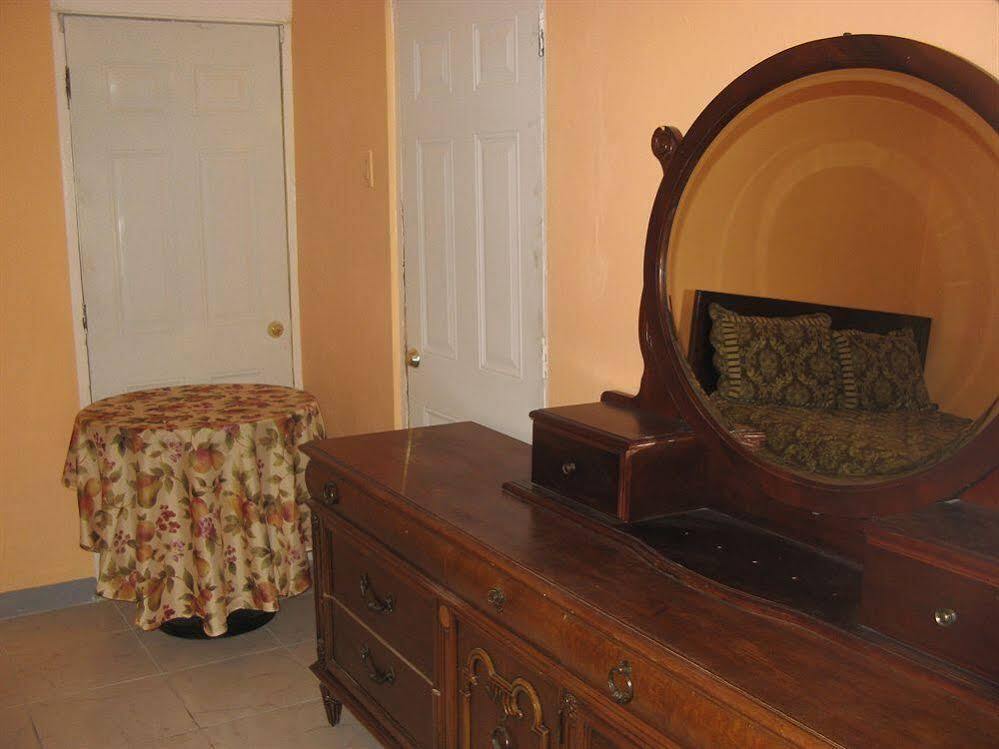 Executive Shaw Park Guest House Ocho Rios Exterior foto
